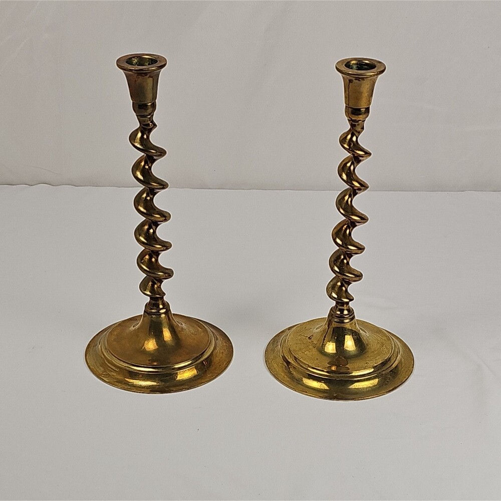 Set of 2 Vintage Brass Candlestick Holders Pair Twisted Spiral Stem Decorative